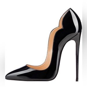 Black patent pointy toe pumps size 8 nwot